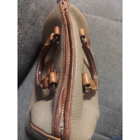 Vintage Dooney & Bourke Leather Satchel Bag Taupe Shoulder Purse No Charm - Picture 9 of 11